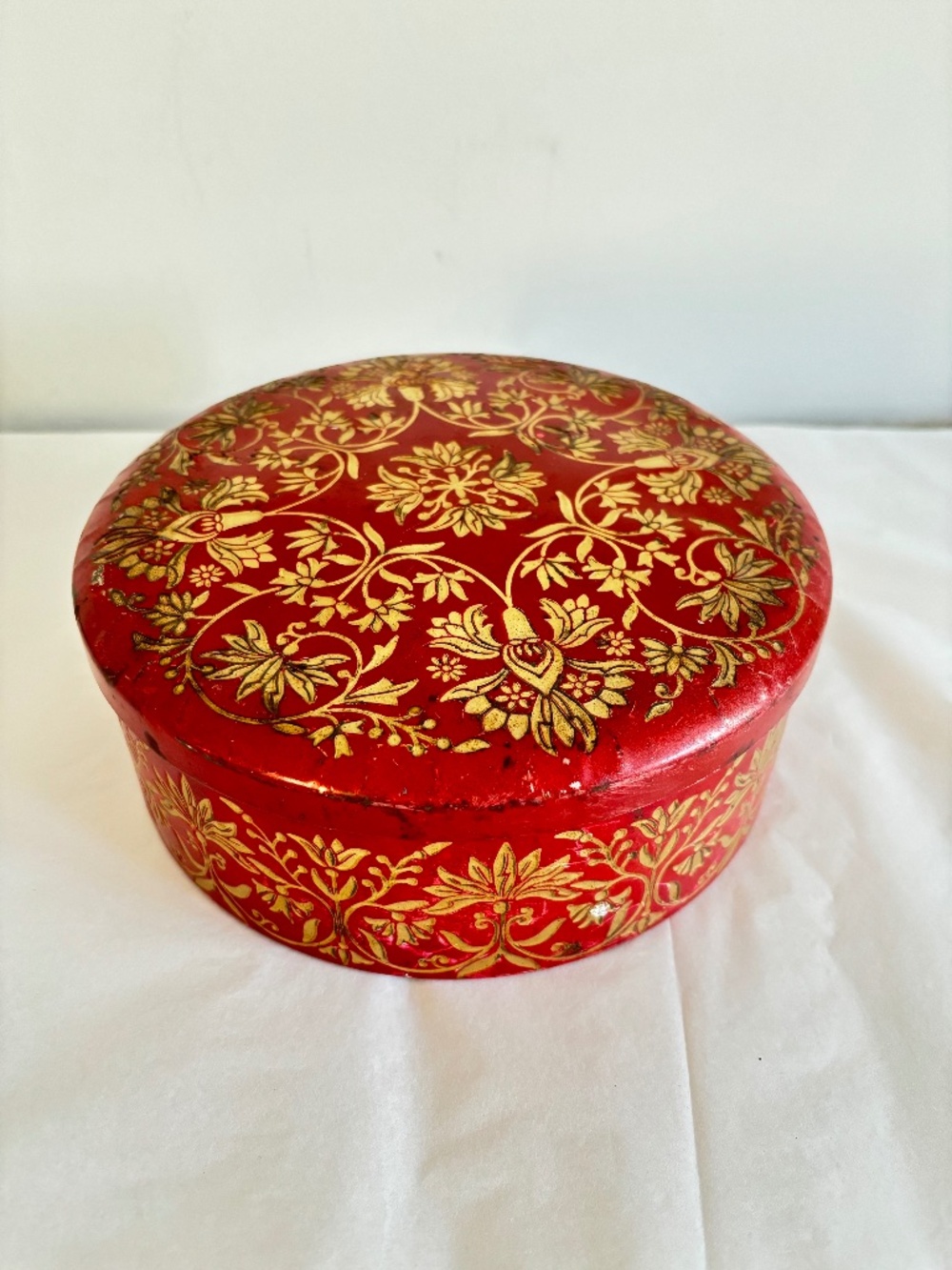 Vintage Gray Dunn round metal biscuit tin Product of Scotland collectible red